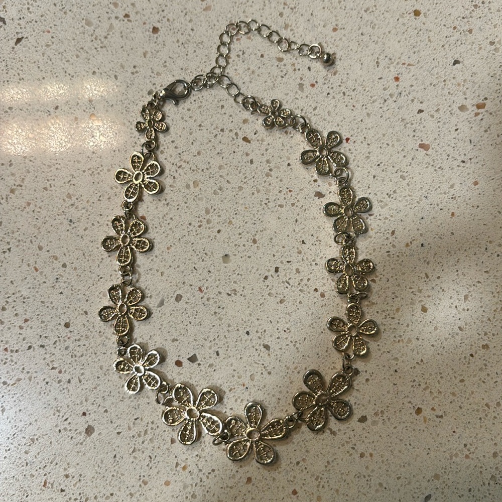 Flower Choker